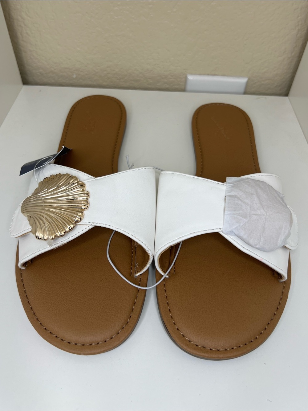 Universal Thread Nesryn Shell Ornament Sandals - 11